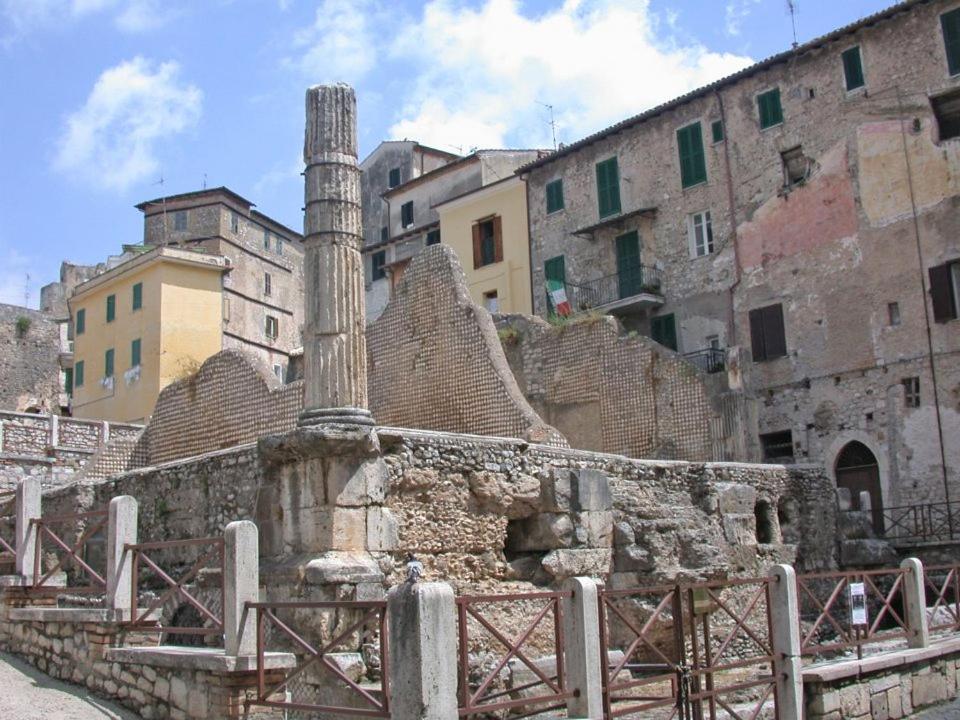 Luxury Suite - Teatro Romano - Duomo - Centro Storico Wi-Fi Terracina Ngoại thất bức ảnh