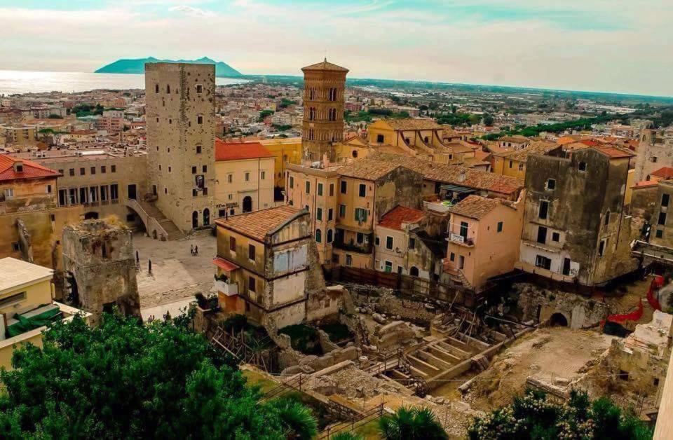 Luxury Suite - Teatro Romano - Duomo - Centro Storico Wi-Fi Terracina Ngoại thất bức ảnh