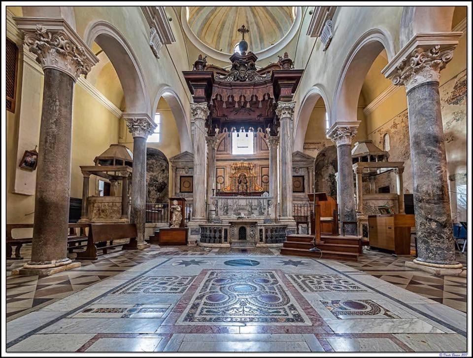 Luxury Suite - Teatro Romano - Duomo - Centro Storico Wi-Fi Terracina Ngoại thất bức ảnh